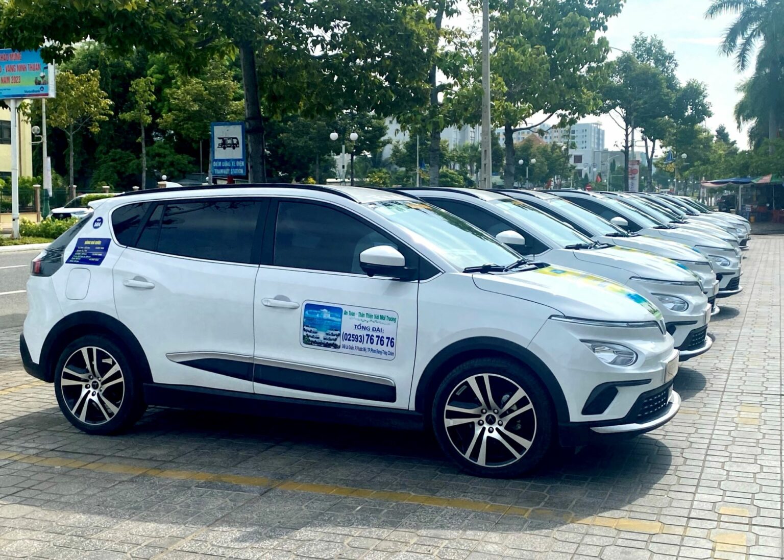 Taxi điện Biển Xanh thân thiện môi trường