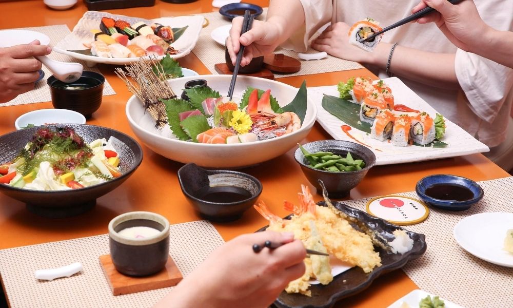 Trải nghiệm ẩm thực Nhật Bản tinh tế qua Tokyo Deli, gần sân bay Tân Sơn Nhất (Ảnh: Sưu tầm internet)