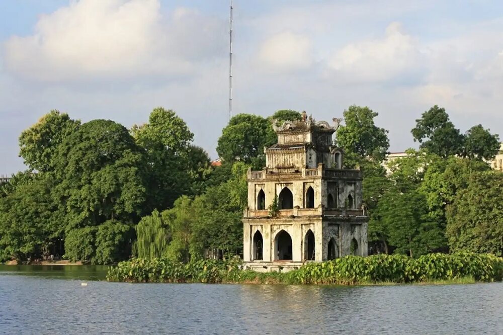 Tháp Rùa - Hồ Gươm nơi chứng kiến bao thăng trầm của Thủ đô Hà Nội (Ảnh: Sưu tầm internet)