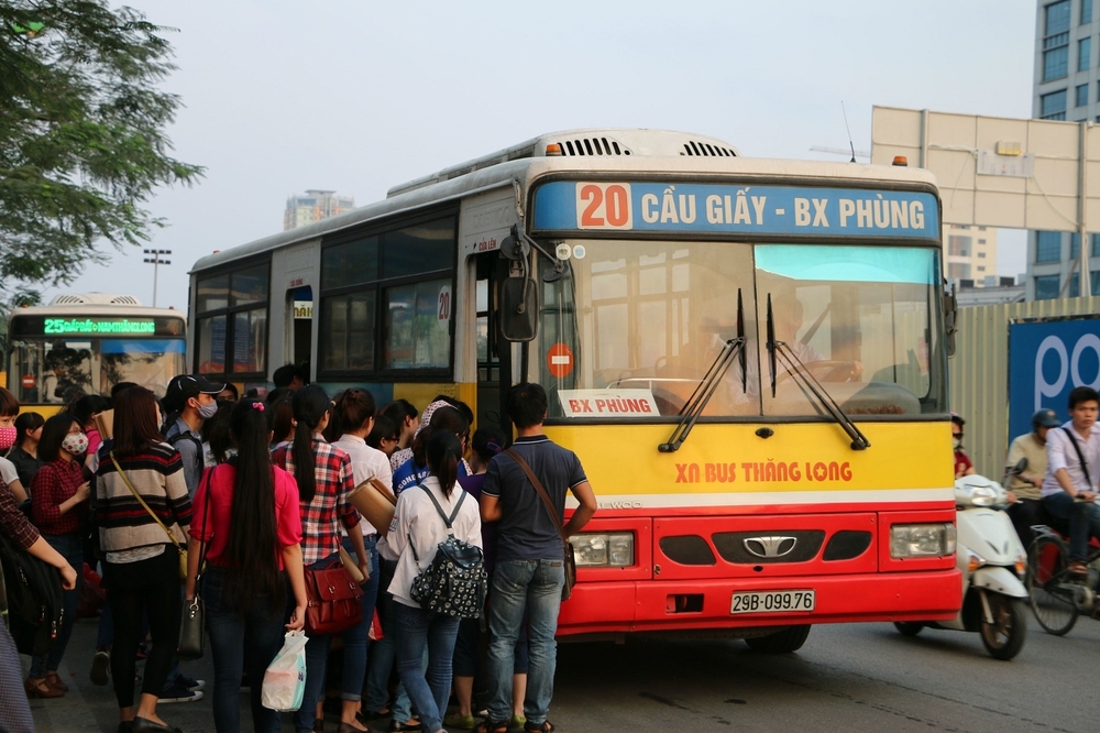 Lựa chọn xe bus để đến thăm quan chùa Phúc Khánh. (Ảnh: Sưu tầm Internet)