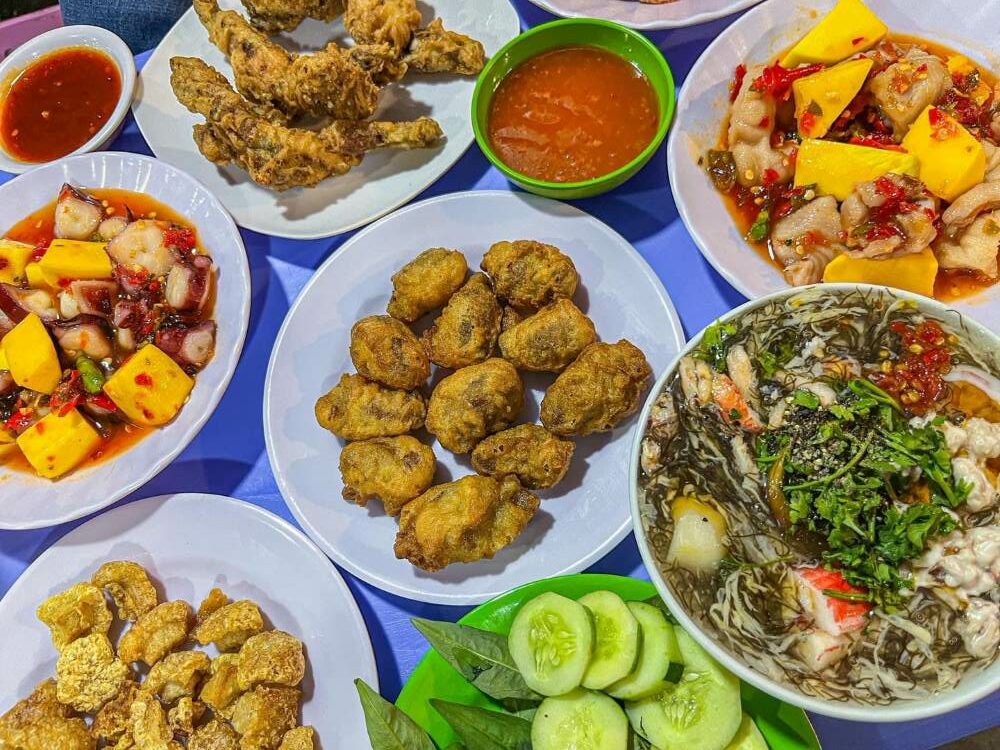 Menu Hoàng Nhi có nhiều món ăn vặt độc đáo, hấp dẫn 