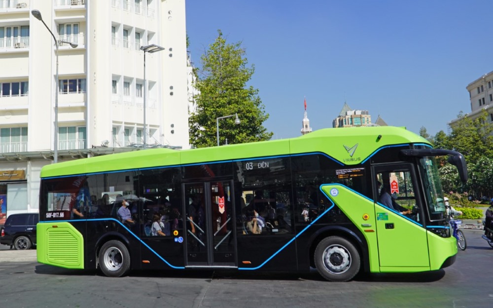 Bạn có thể lựa chọn bằng xe bus để di chuyển đến Times City