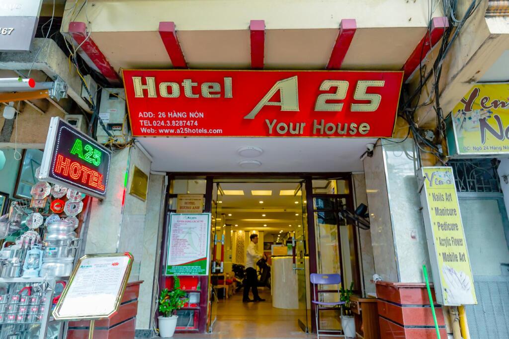 Bên ngoài khách sạn A25 Hotel