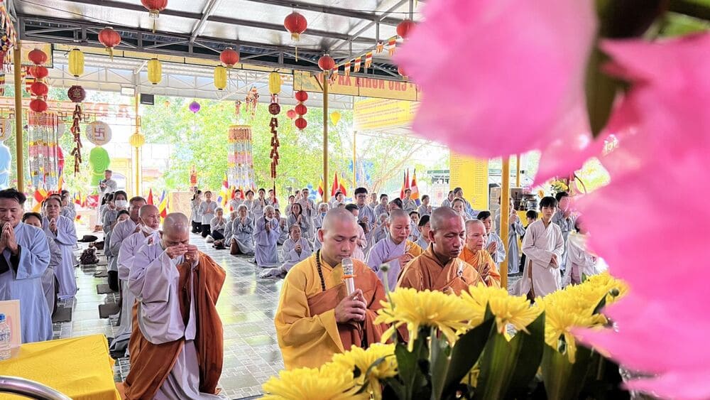 Chùa Hoằng Pháp có bề dày lịch sử lâu đời, kinh qua nhiều năm tháng gian truân