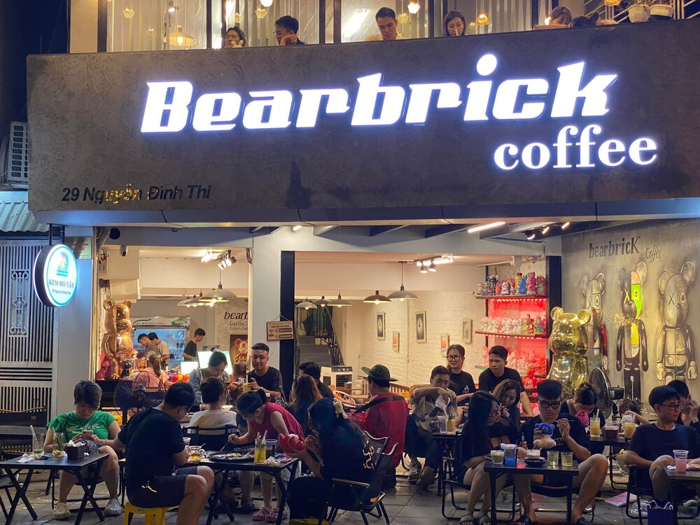 Bearbrick Coffee điểm dừng chân cho những tín đồ của cafe tô tượng Tây Hồ. (Ảnh: Sưu tầm Internet)