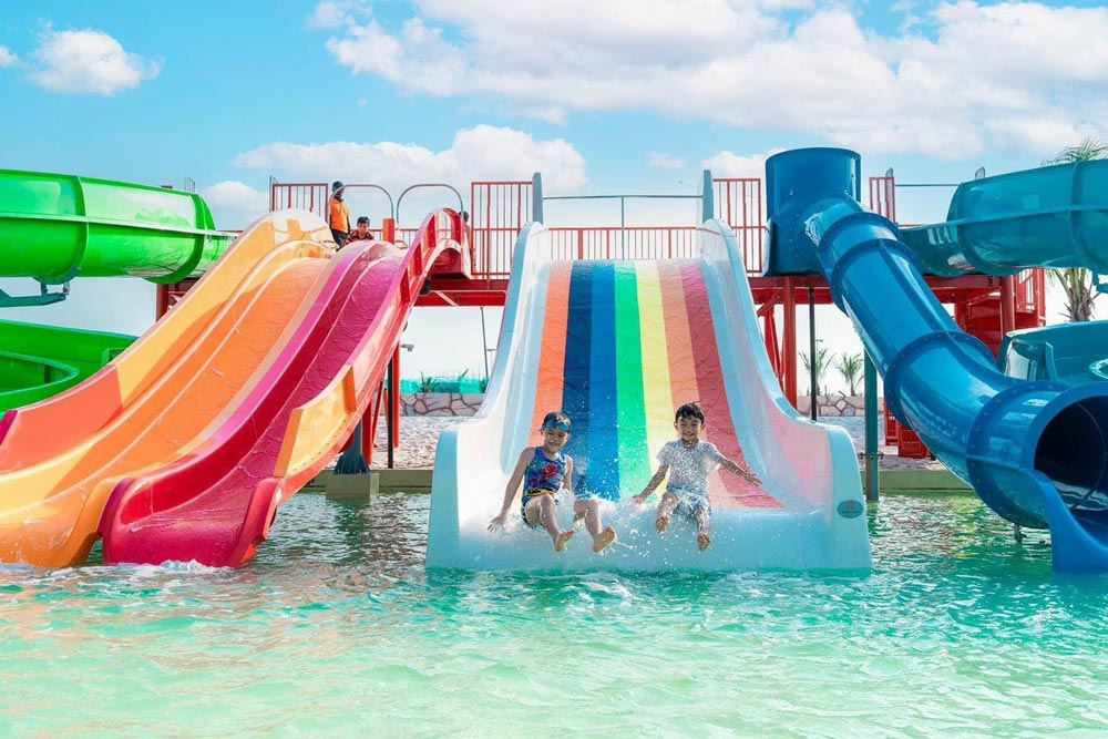 Công viên nước VinWonders Water Park mở cửa tất cả các ngày trong tuần (Ảnh: Sưu tầm Internet)