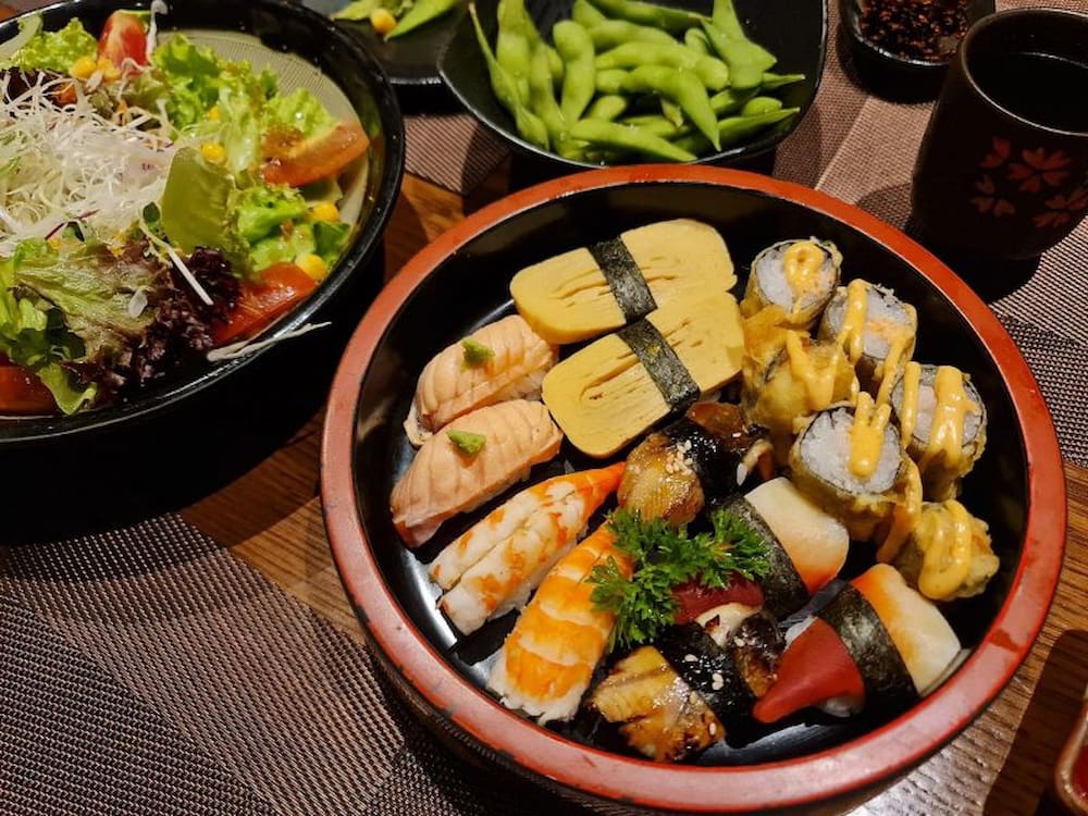 Miya Sushi & BBQ Quận 1 nổi tiếng với các món cơm cuộn và sushi Nhật Bản