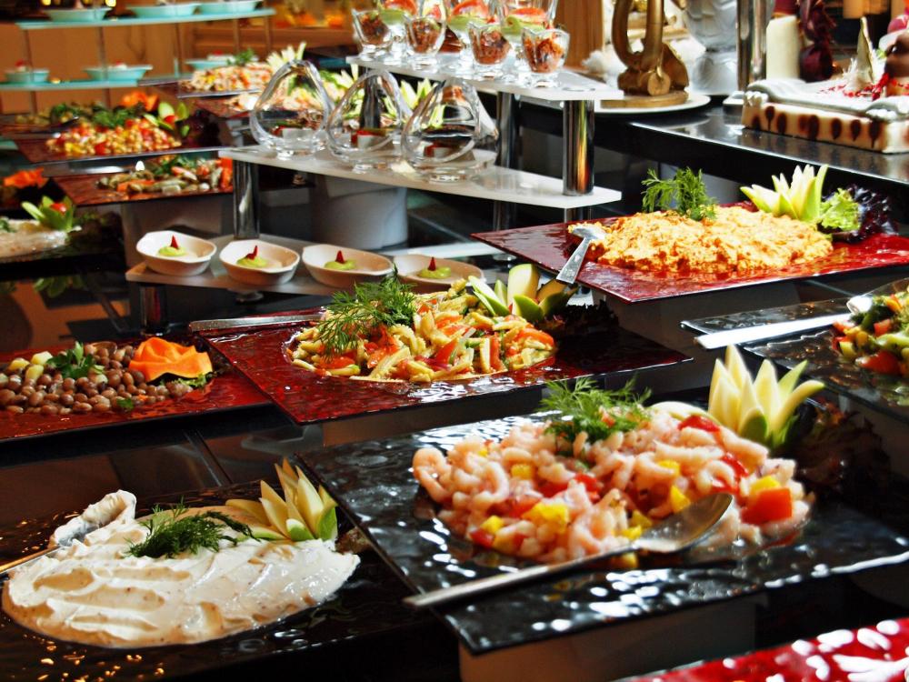 Ăn thả ga tại Buffet Sen Tây Hồ