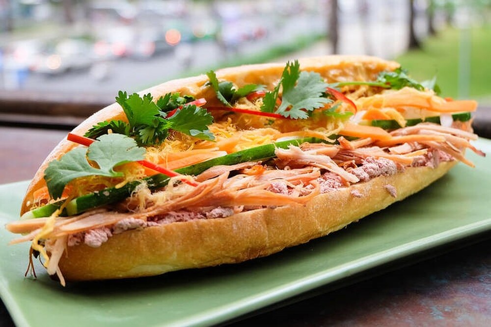 Bánh mì pâté chợ Đồng Xuân thơm ngon  (Ảnh: Sưu tầm Internet)