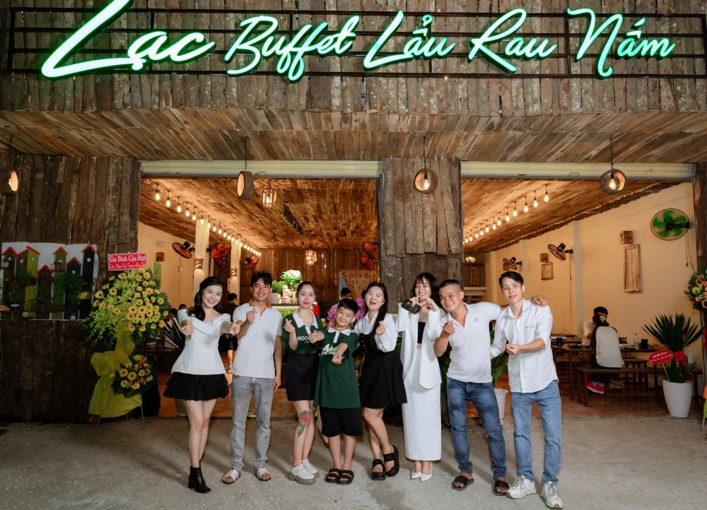 Không gian rộng rãi nhưng ấm cúng tại Lạc buffet rất thích hợp cho các gia đình hay nhóm bạn tụ tập