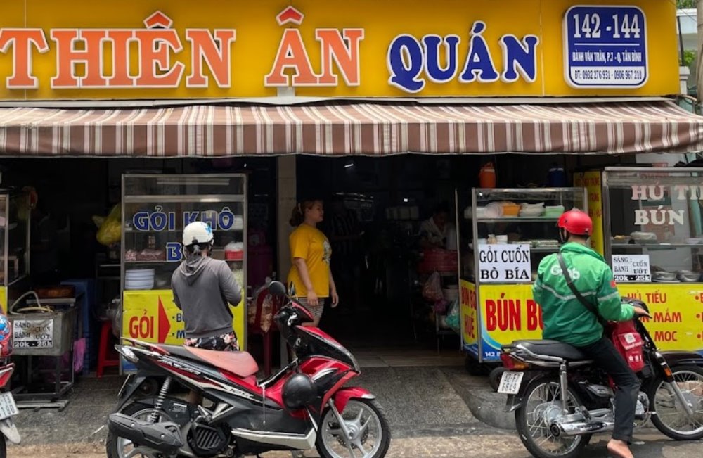 Thiên Ân có menu đa dạng với nhiều món ăn vặt hấp dẫn 