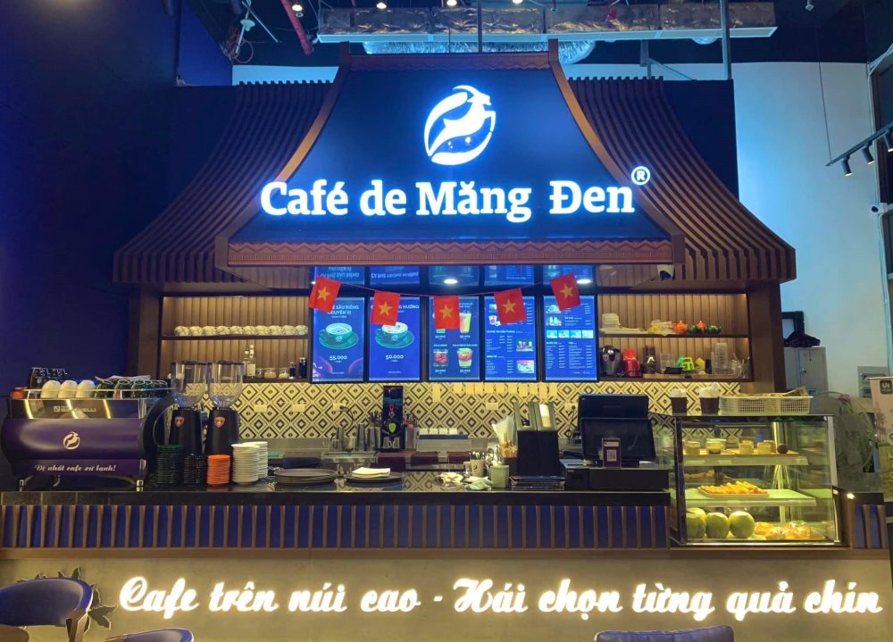 Cafe Măng Đen Nguyễn Chánh có thiết kế mang hơi thở Tây Nguyên. 