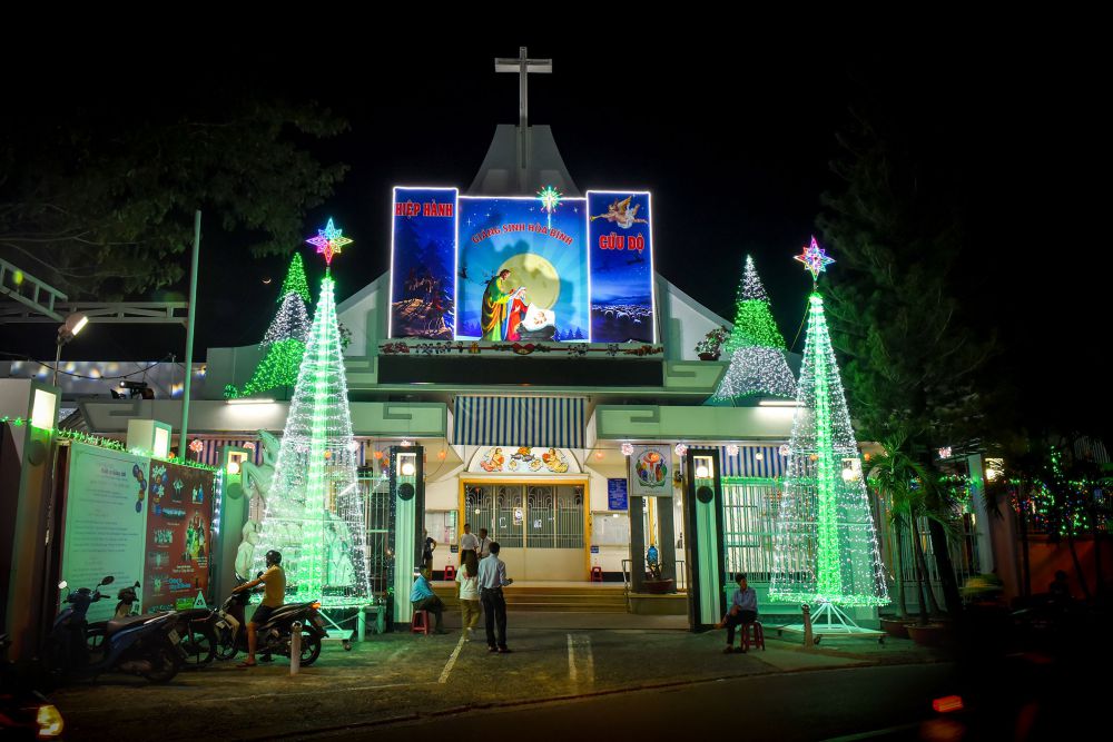 Tham quan nhà thờ Nhân Hòa