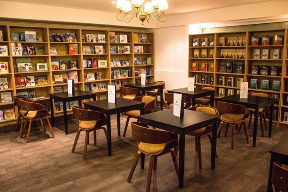 Le Book Club Cafe là không gian độc đáo dành riêng cho những tâm hồn yêu sách 
