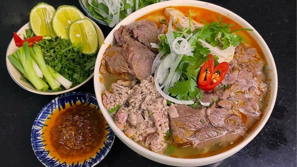 bún bò Huế Cầu Giấy