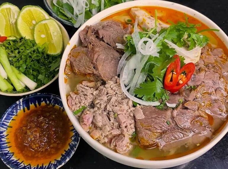 bún bò Huế Cầu Giấy