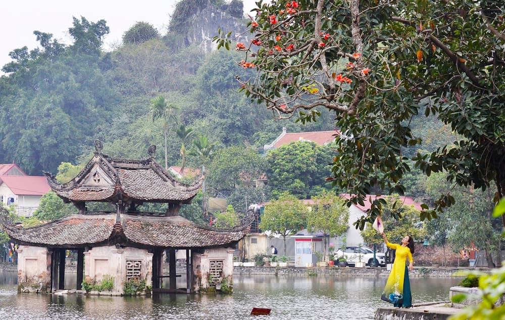 Chùa Thầy là ngôi chùa cổ nổi tiếng tại Hà Nội. (Ảnh: Tienphong.vn)
