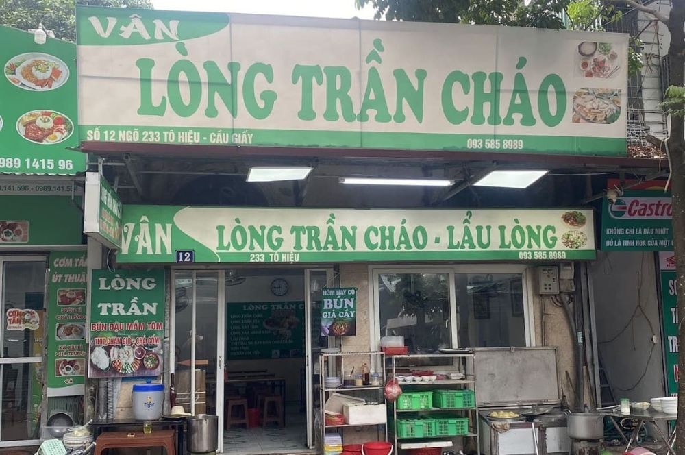 Bên ngoài quán Lòng Trần cháo 233 Tô Hiệu, Cầu Giấy