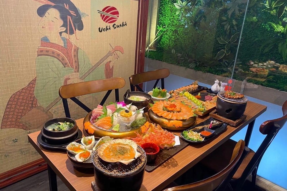 Uchi Sushi được thiết kế đậm chất Nhật Bản với thực đơn hải sản đa dạng