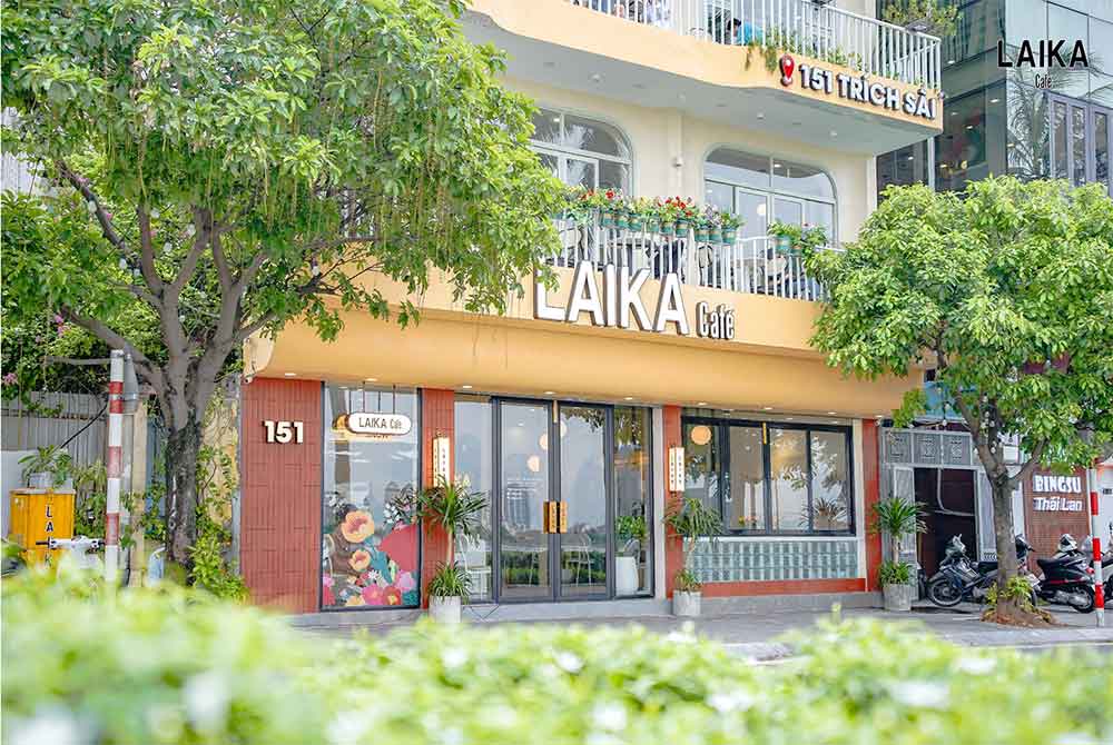 Laika Cafe có thiết kế rộng rãi view Hồ Tây cực đẹp