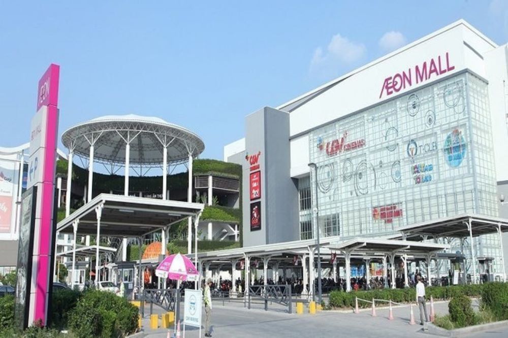 AEON Mall Long Biên cách vườn hoa Ngọc Lâm không xa 
