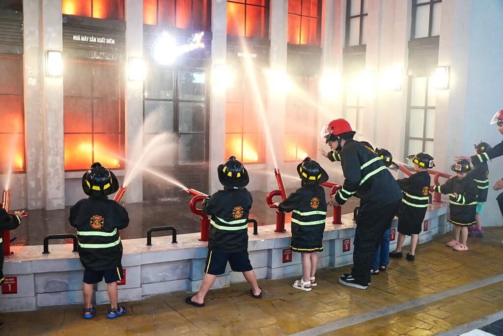 Mô hình giả lập nghề nghiệp cho con của KidZania Hà Nội