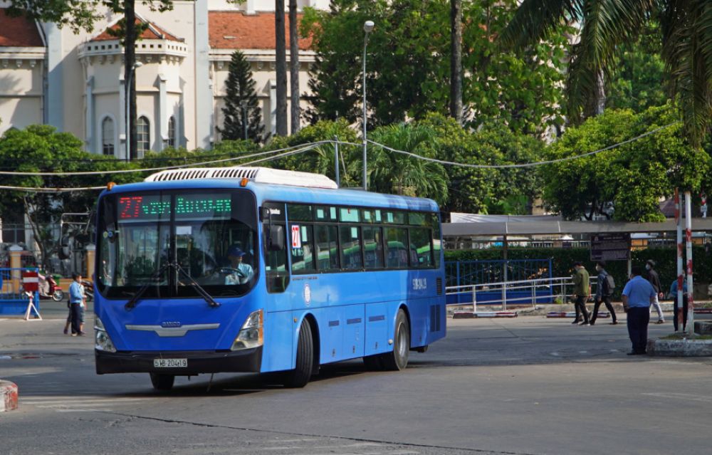 Bạn có thể lựa chọn di chuyển bằng xe buýt để đến hầm Thủ Thiêm.
