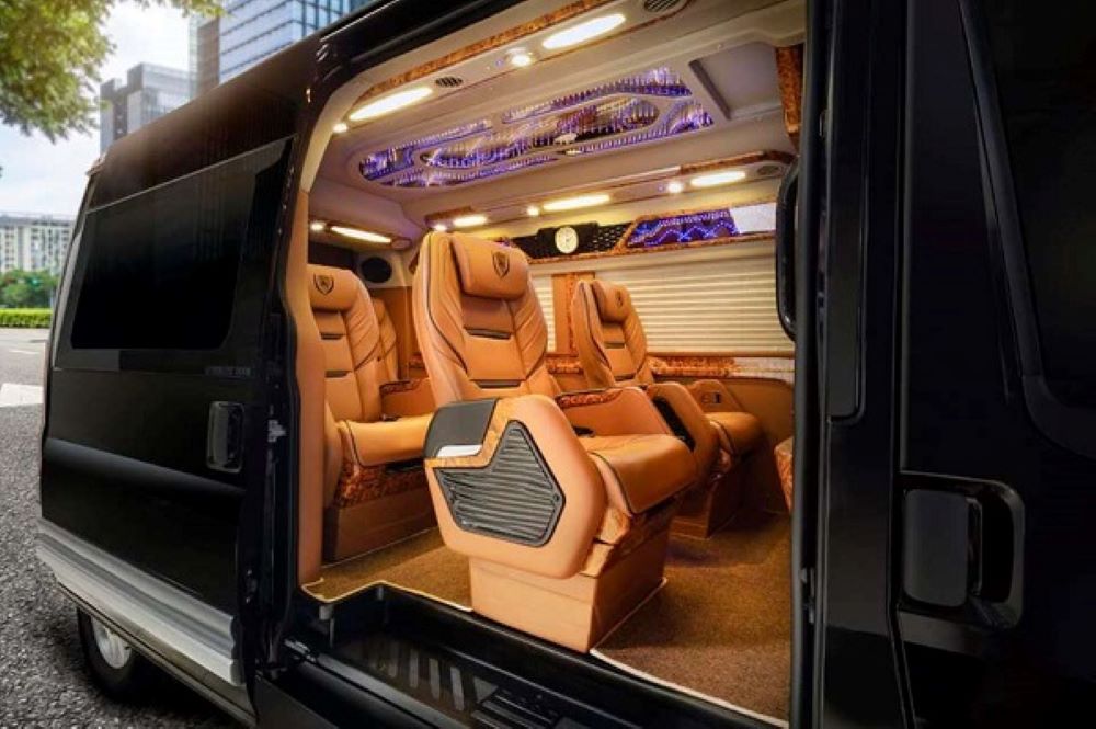 Nhà xe 36 vận chuyển hành khách bằng xe Limousine chất lượng cao 
