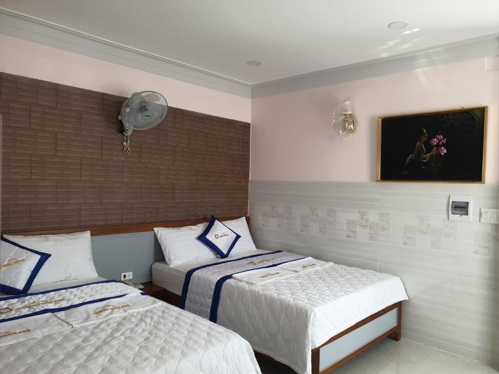 Hotel Hương Thiên Phú