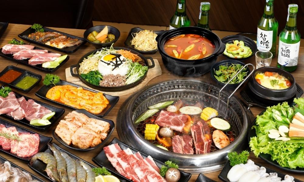 Menu tại Grill & Cheer Vincom Lê Văn Việt rất đa dạng và được refill đồ liên tục