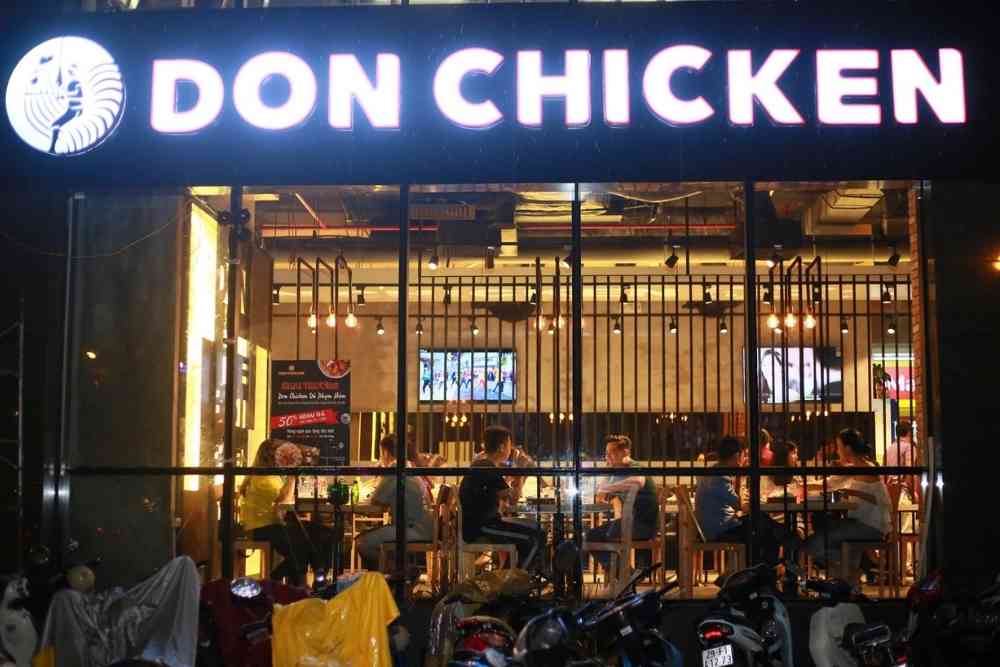 Nhà hàng Don Chicken được thiết kế rộng rãi và hiện đại