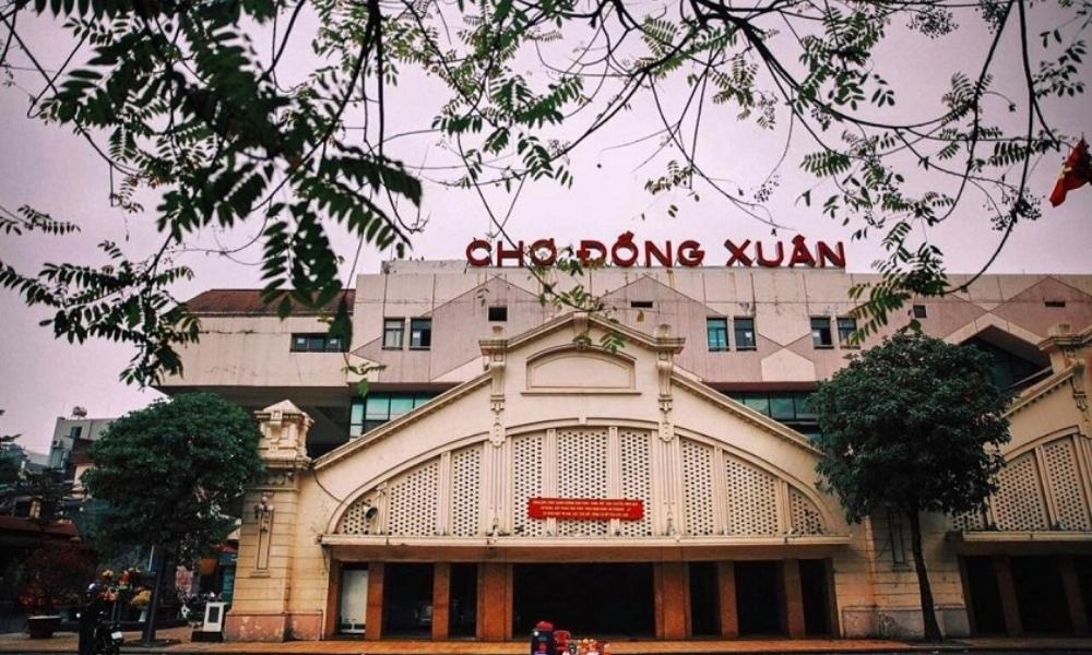 Khu vực giao thương nhiều mặt hàng thiết yếu gần nhà ga