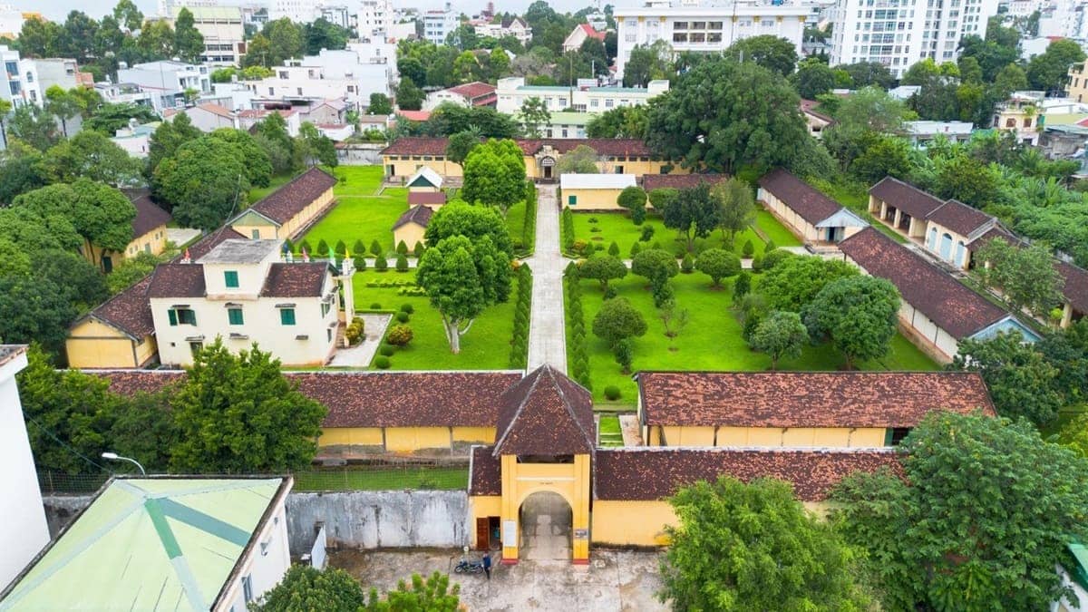 Nhà đày Buôn Ma Thuột: Nơi ghi dấu những trang sử bi hùng | Xanh SM