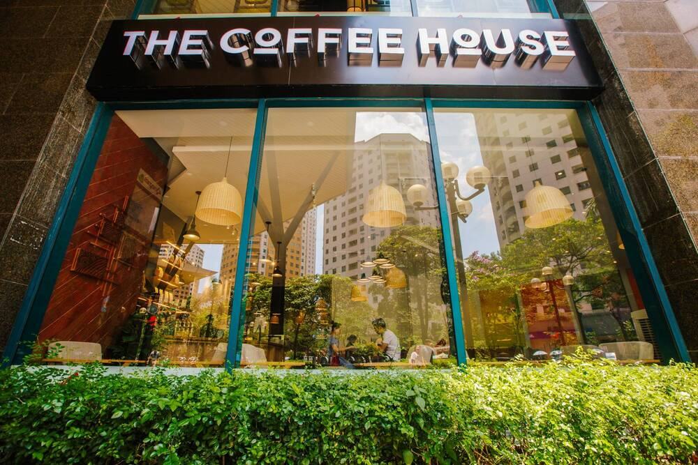 The Coffee House Hoàng Đạo Thúy từ bên ngoài nhìn vào