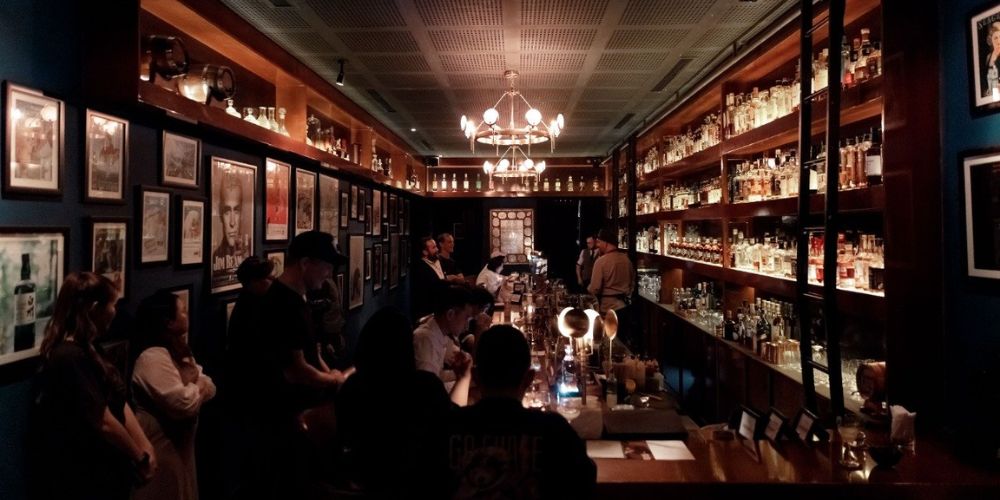 Bộ sưu tập whiskey đồ sộ của Firkin Bar