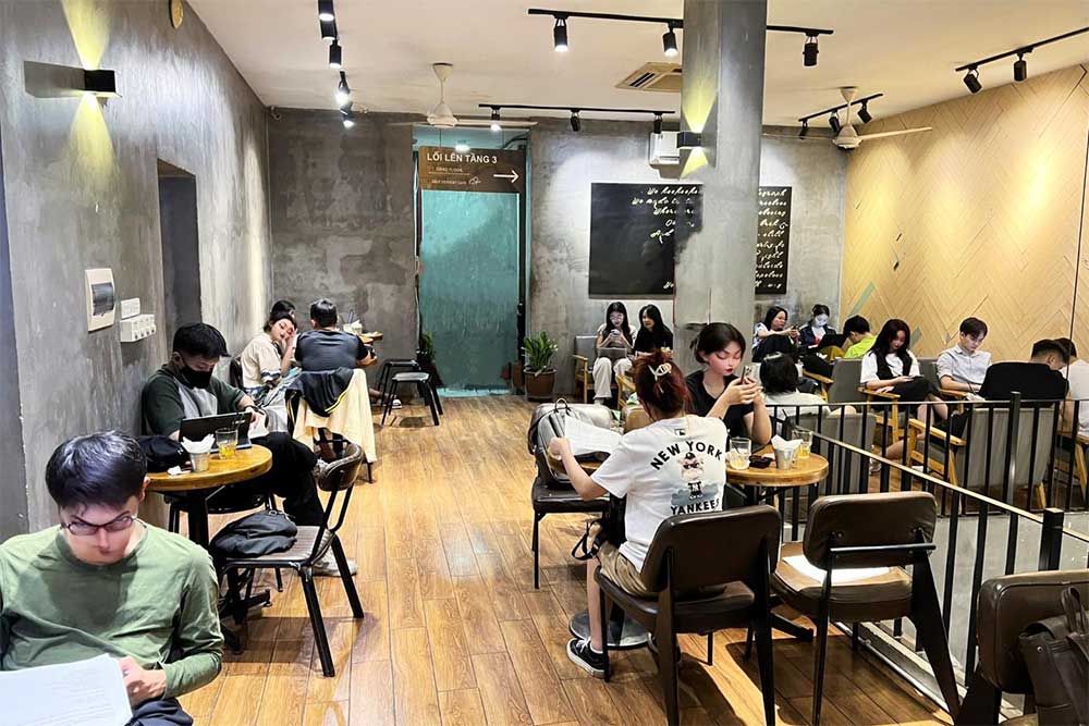 Aroi Coffee hướng tới phong cách đơn giản.  