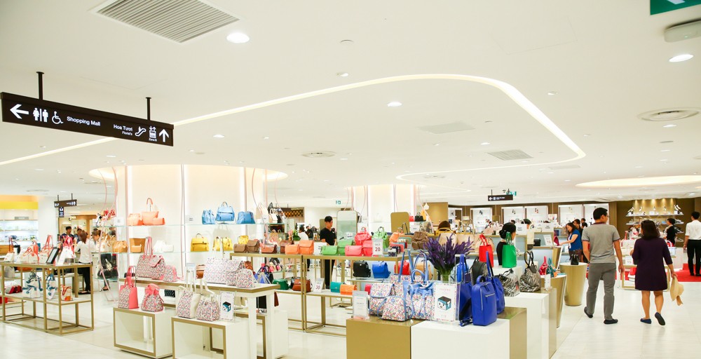 Mua sắm thả ga tại trung tâm thương mại Saigon Centre. 
