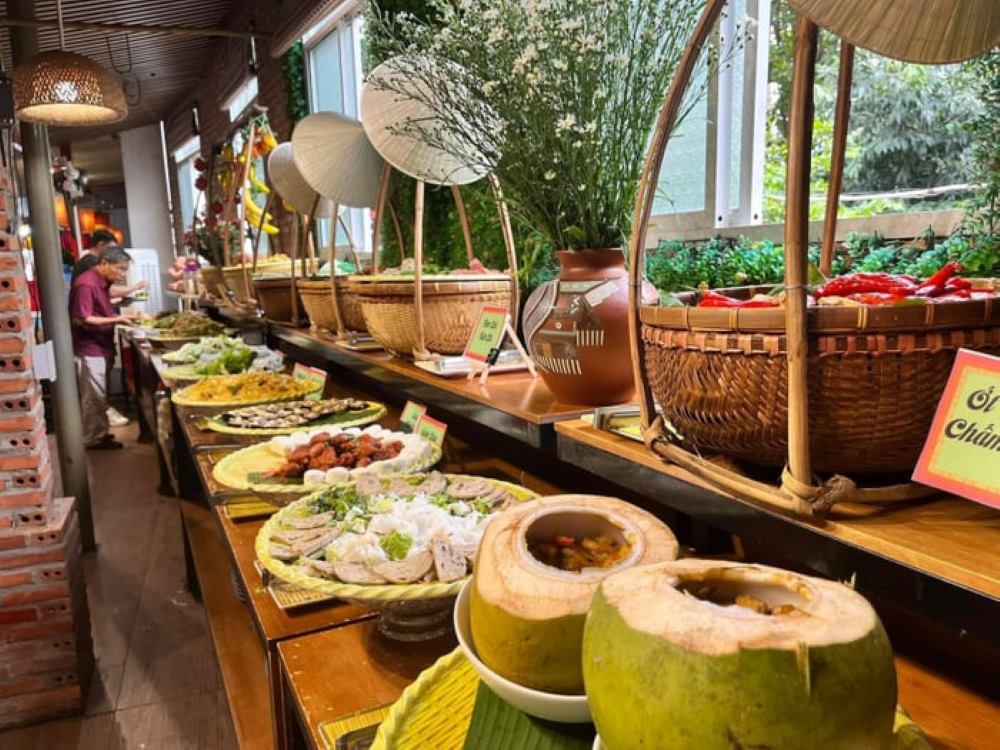 Thiền Ý là quán chay ở Tân Bình nổi tiếng bởi menu buffet đa dạng