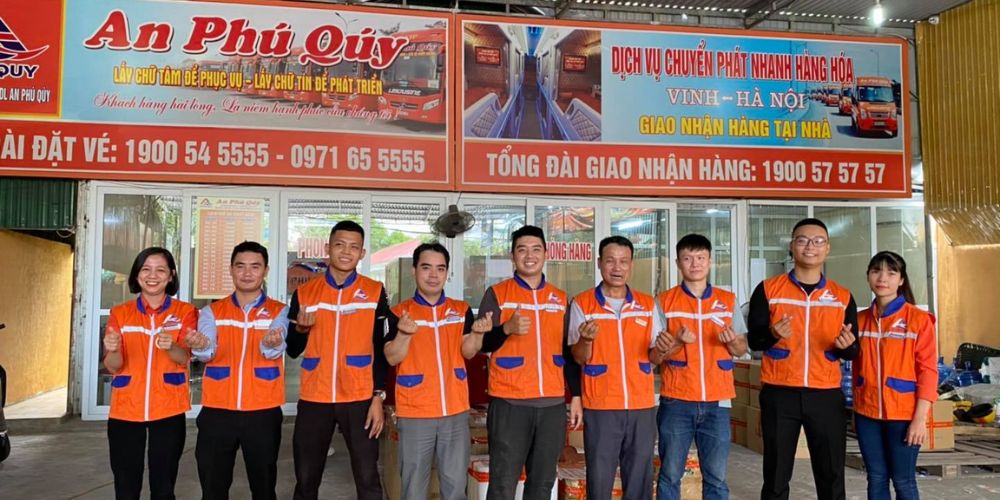 Khách hàng liên hệ đổi vé và hoàn tiền qua hotline hoặc đến trực tiếp các văn phòng.