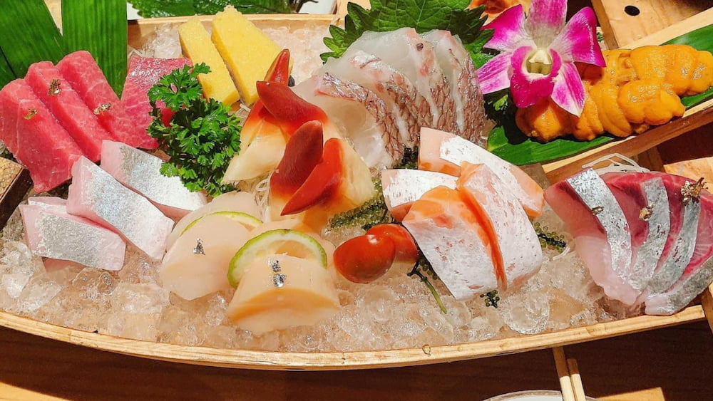 Nhân Sushi-Bito gây ấn tượng bởi nguồn nguyên liệu cao cấp, tươi ngon.