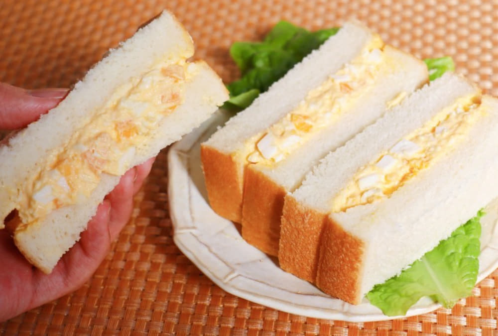 Pip & Pop Cafe có phục vụ các món ăn nhẹ như sandwich cho trẻ nhỏ (Ảnh: Sưu tầm Internet)