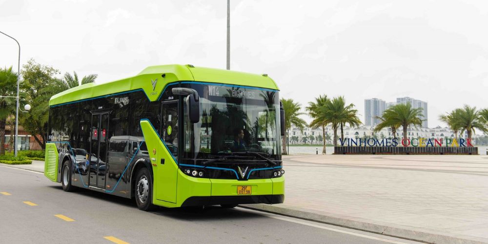 Bạn có thể đến công viên bằng xe bus điện Vinbus E03. Ảnh: Vinbus