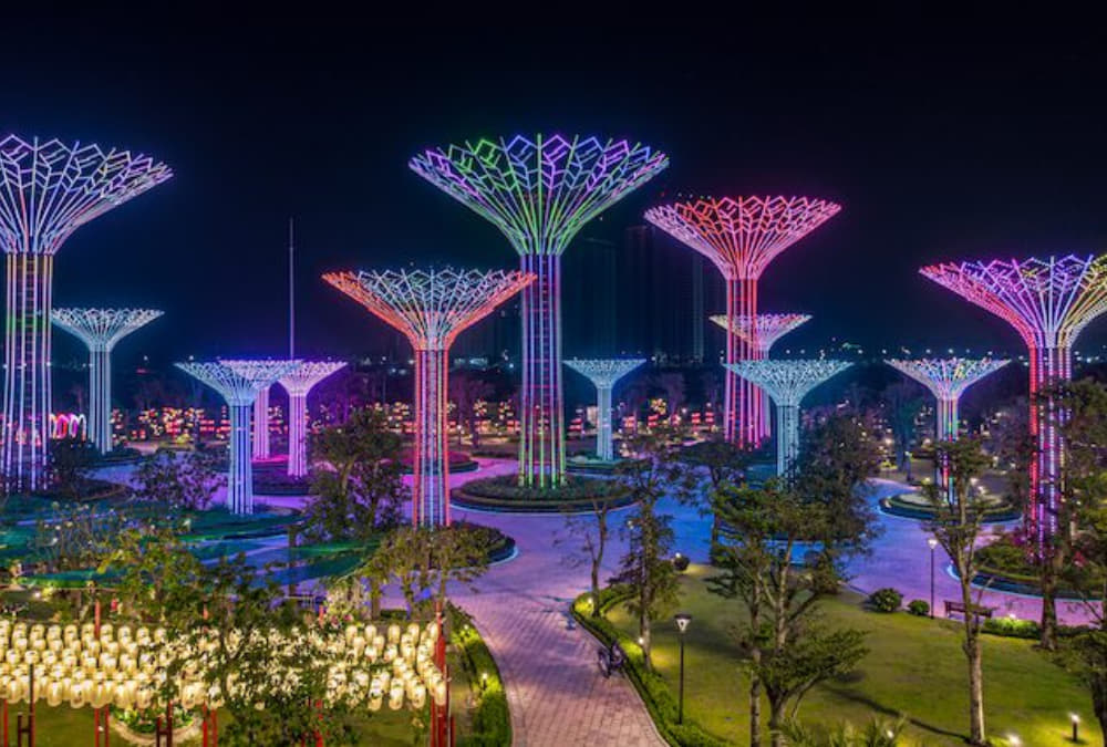 Công viên ánh sáng mô phỏng theo Garden by the Bay tại Singapore (Ảnh: Sưu tầm Internet)