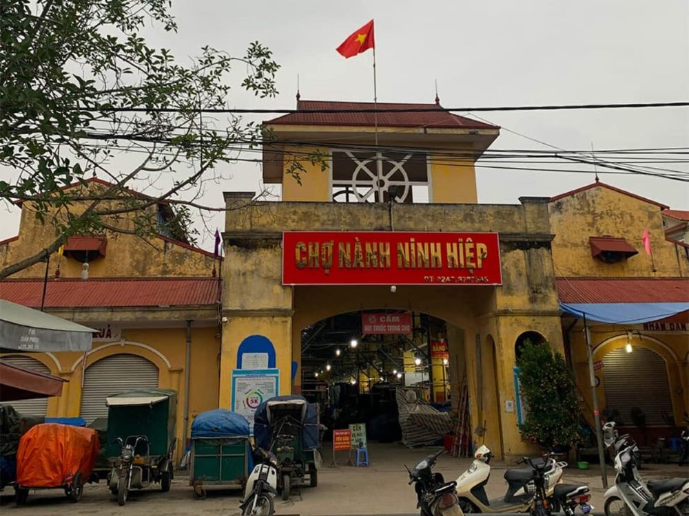 Cổng vào chợ Nành Ninh Hiệp