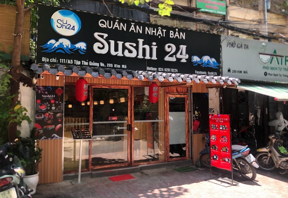 Thiết kế cổng ngoài quán Sushi 24 