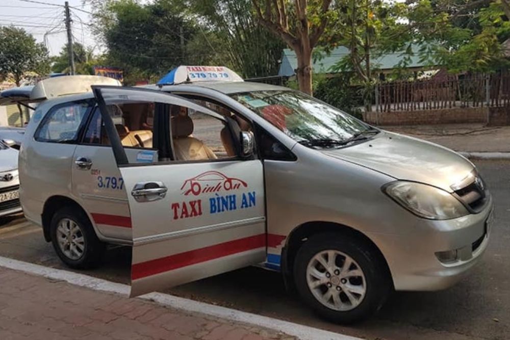 Taxi Bình An được khách hàng đánh giá cao nhờ trang bị đầy đủ tiện nghi (Ảnh: Sưu tầm Internet)