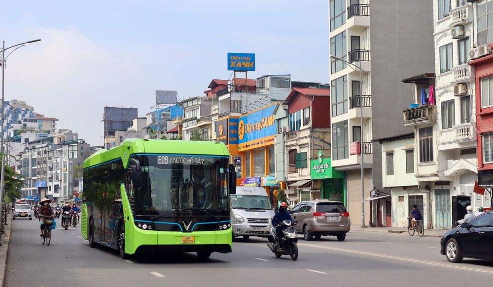 Bạn có thể lựa chọn di chuyển bằng xe bus đến vườn hoa vừa tiết kiệm lại tiện lợi