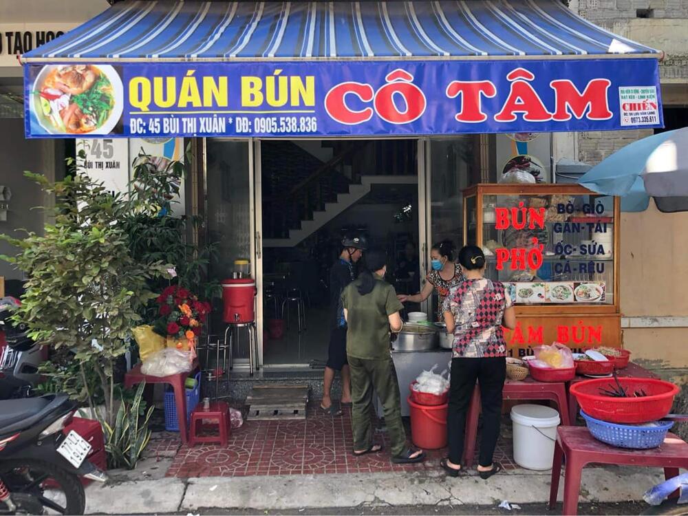 Quán bún Cô Tâm với thực đơn đa dạng có cả bún phở (Ảnh: Sưu tầm internet)