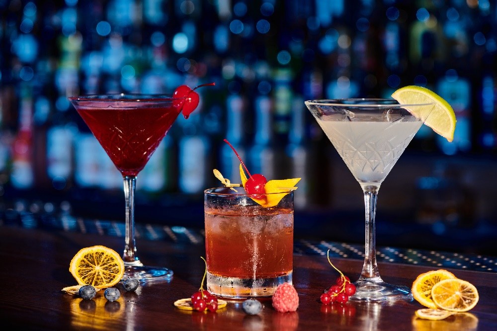 Thưởng thức những ly cocktail tại The 6ix Saigon với mức giá chỉ từ 90.000 VNĐ