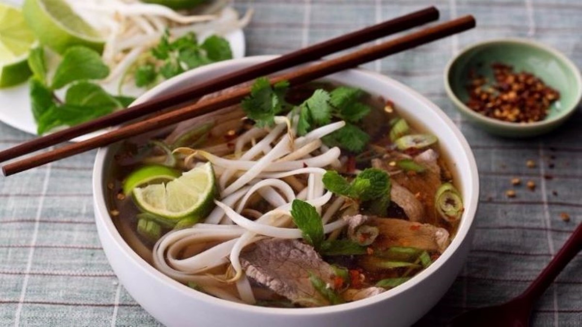 Phở đêm Sài Gòn